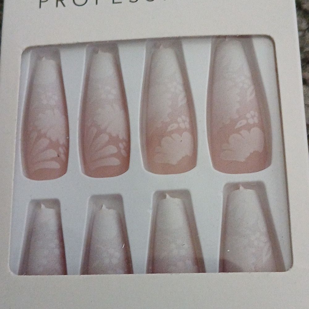 Press on Nails Pink and White Nails  NEW - Picture 2 of 5